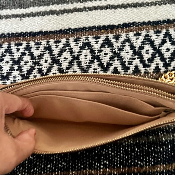 EUC Coach satchel bag and wristlet set…Soft Pink. Great bag. - Picture 5 of 14